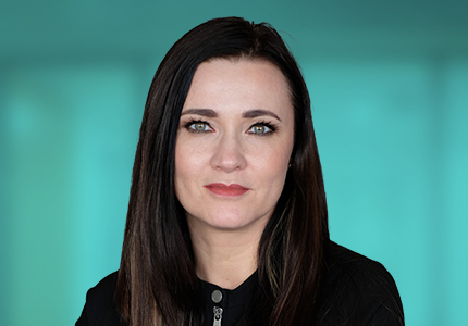 Headshot of Angela Rychlowska of Optravation.